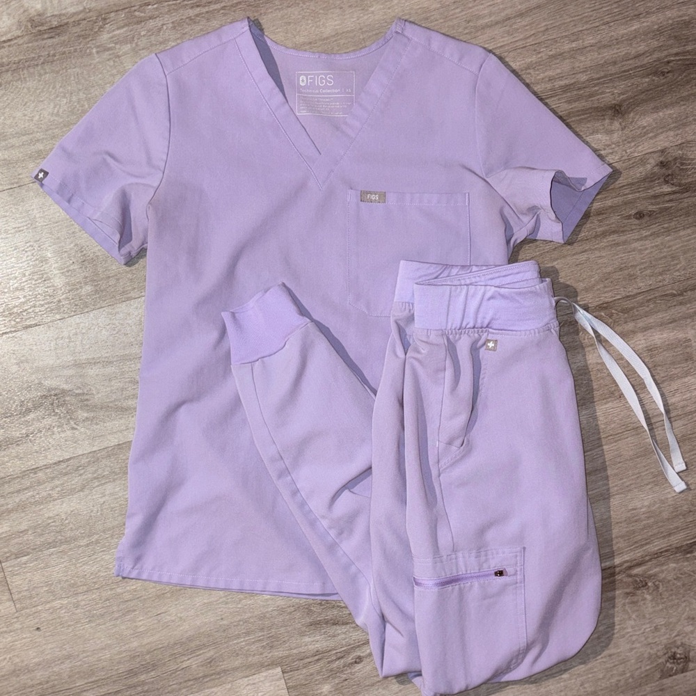 Figs Light Purple Lavender Scrub Set XS